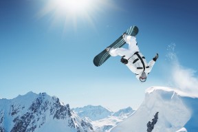 九城游戏中心官网-CBA常规赛战况：达拉斯独行侠防线稳固，上海申花进攻受阻，李盈莹成最佳